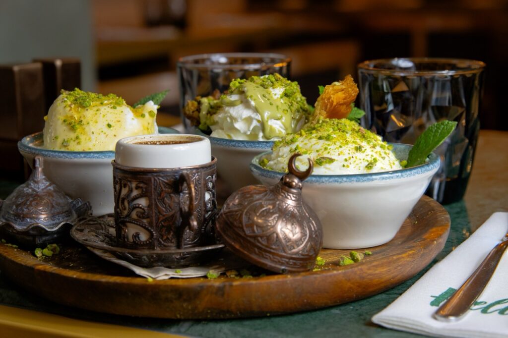 Boissons et desserts servis en bocaux